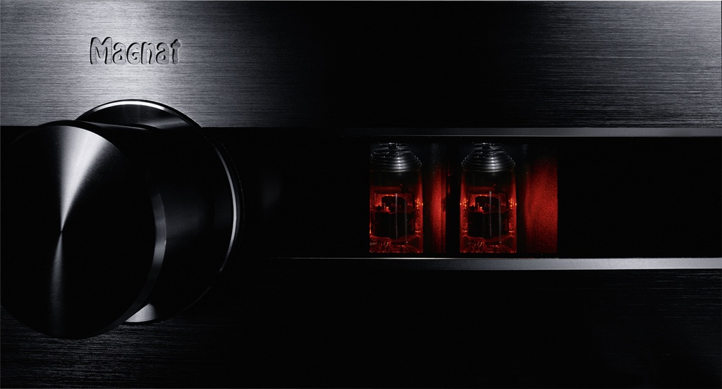 Magnat amplifier MA 900 black